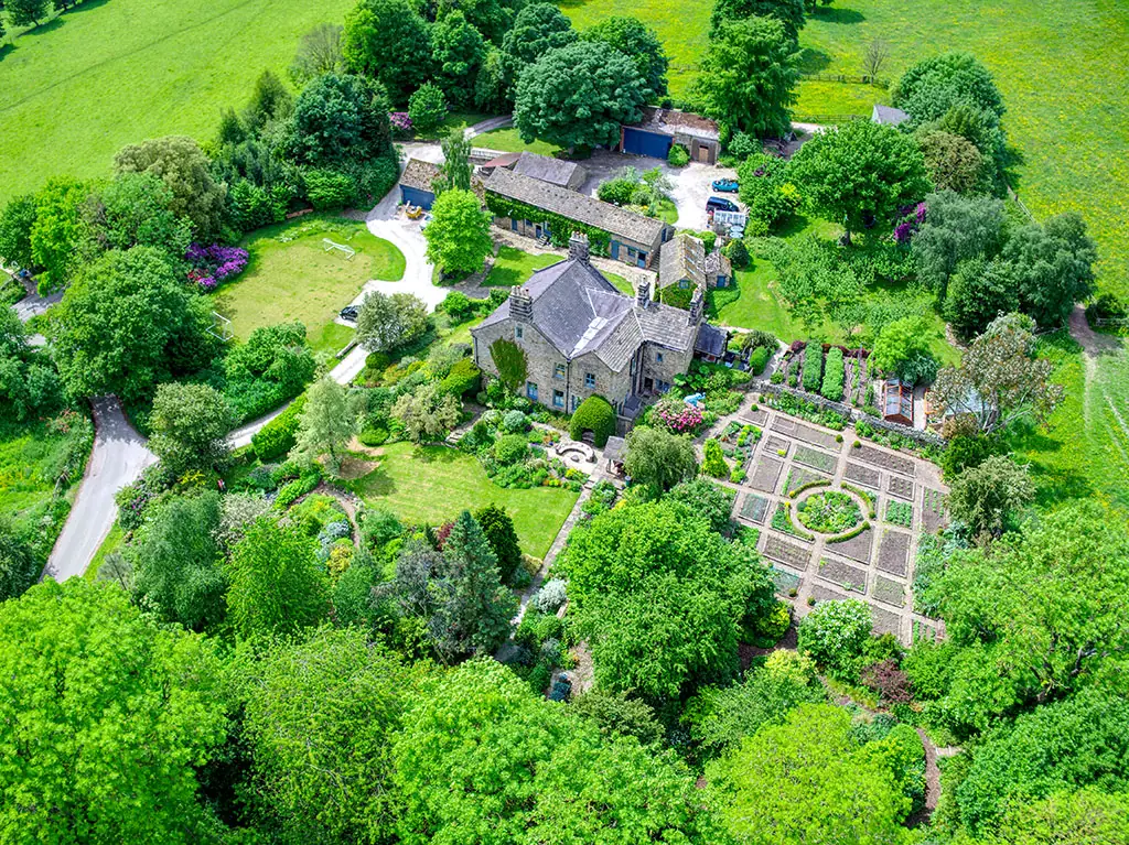 Photo from Horsleygate Hall's website