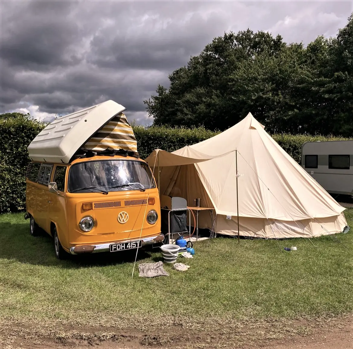 yellow camper set up @mollysjollies_t2.png